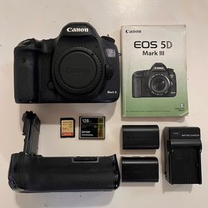 Canon 5d Mark 3 Body OLNY + EXTRAS